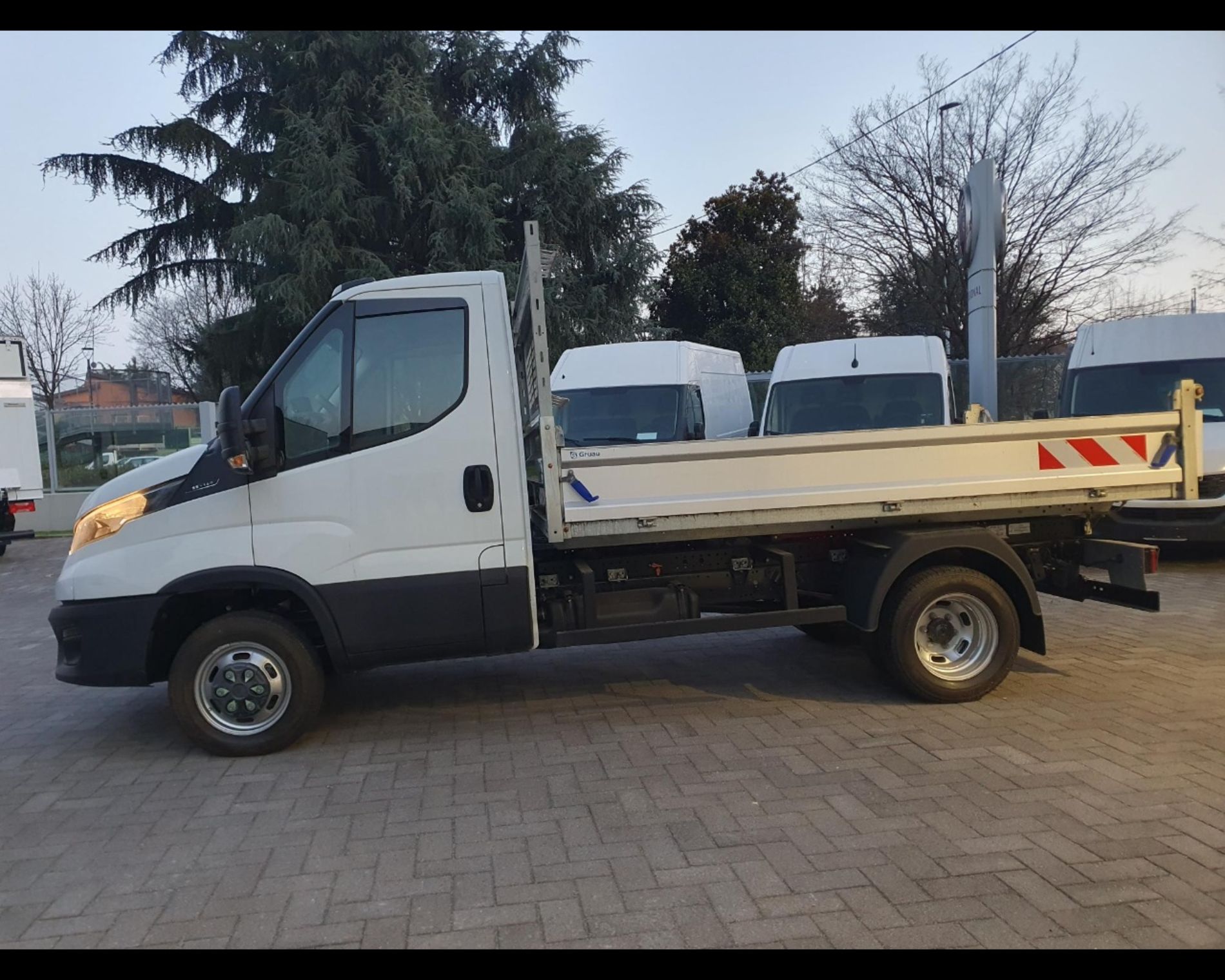 IVECO IVECO DAILY 35C14 CON RIBALTABILE  - AUTO INDUSTRIALE BERGAMASCA