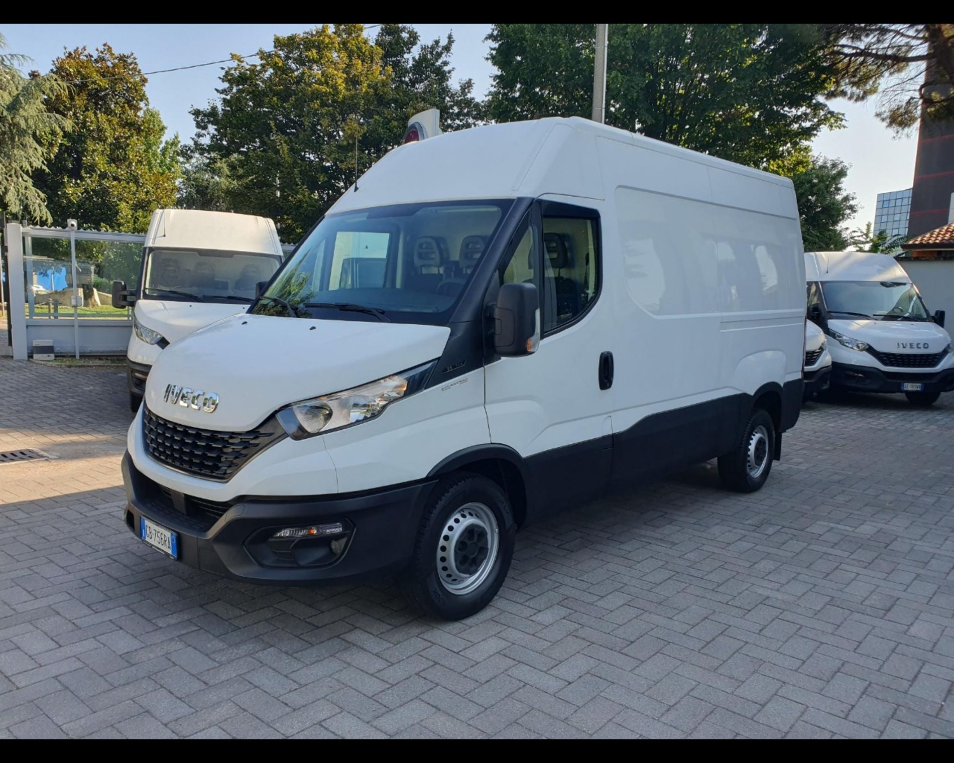 IVECO IVECO DAILY VAN L2H2 CON SPONDA - AUTO INDUSTRIALE BERGAMASCA