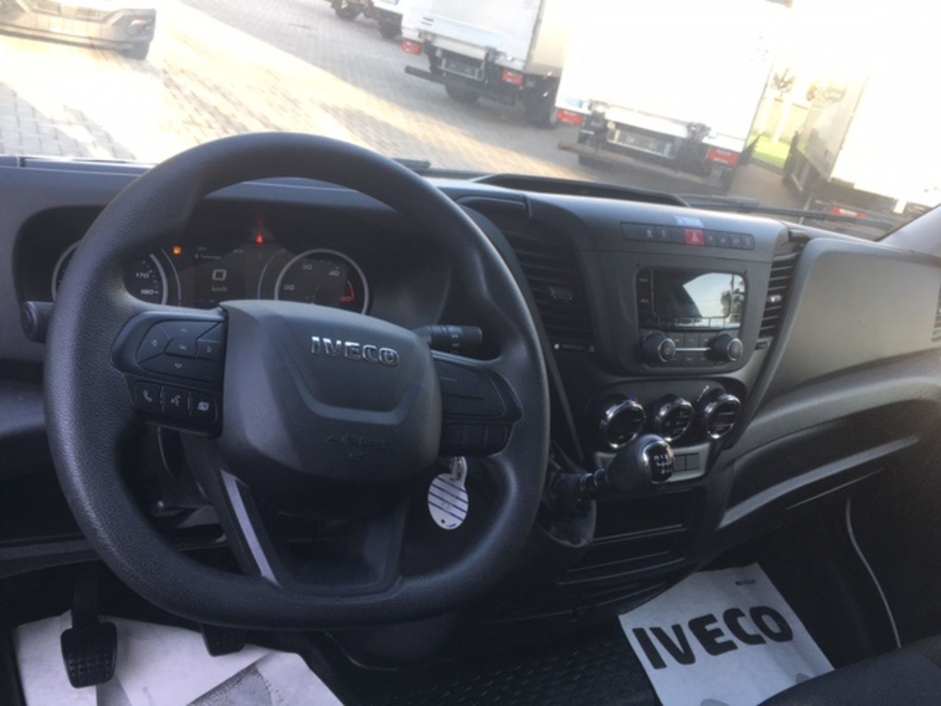 IVECO IVECO DAILY 35S16 CON SPONDA IDRAULICA - AUTO INDUSTRIALE BERGAMASCA