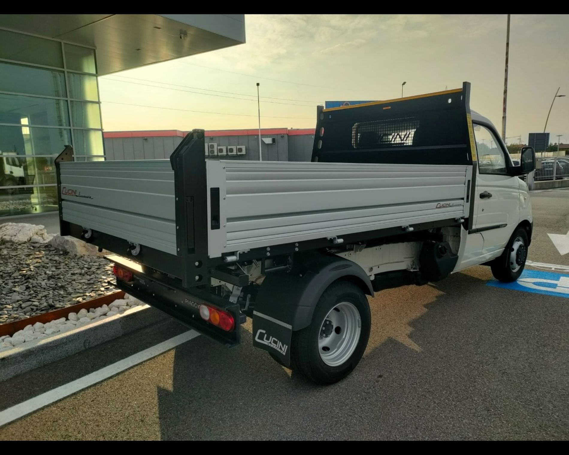 PIAGGIO NP6 TWB CHASS 300 SR LPG TOP WHITE - AUTO INDUSTRIALE BERGAMASCA