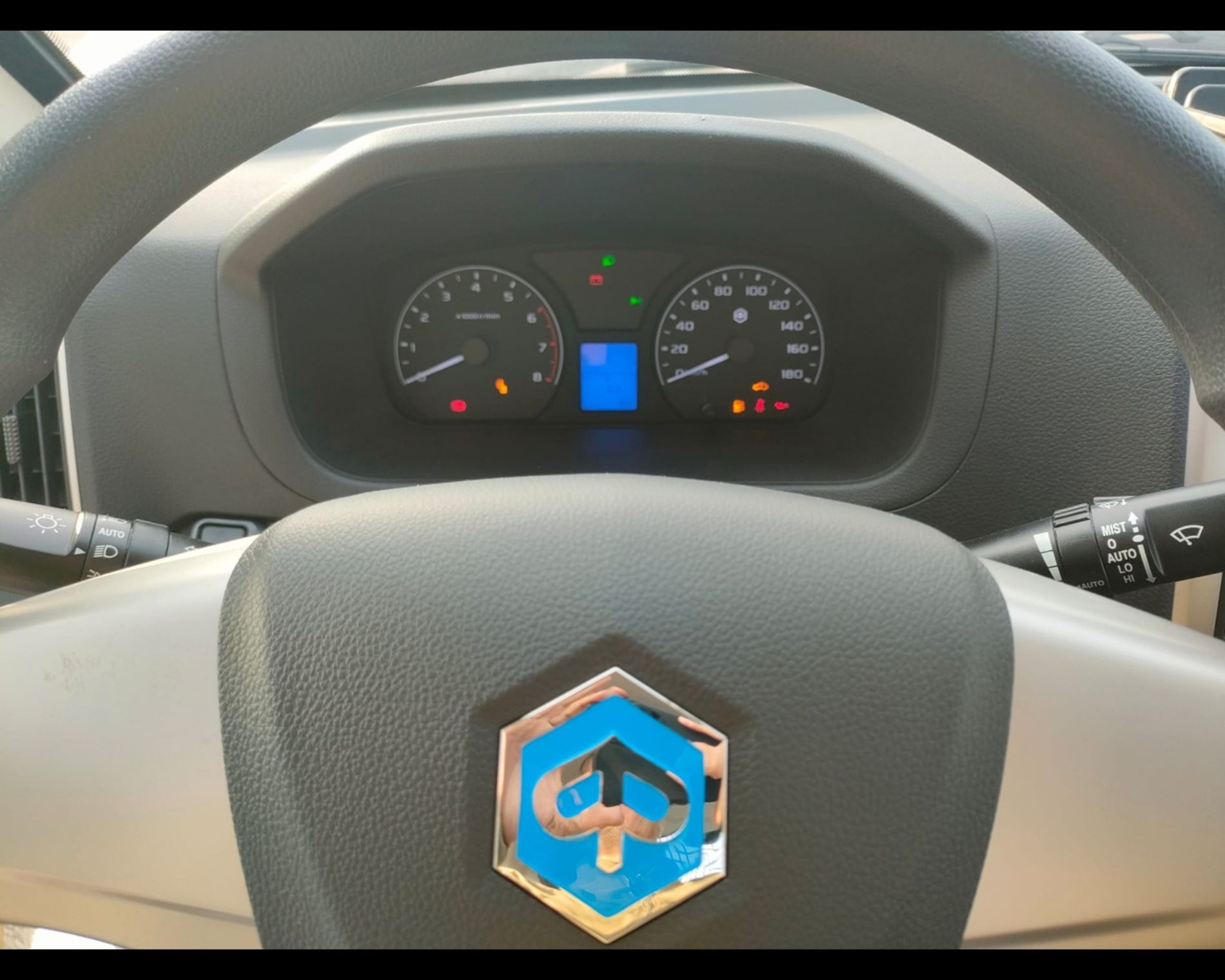 PIAGGIO NP6 TWB CHASS 300 SR LPG TOP WHITE - AUTO INDUSTRIALE BERGAMASCA